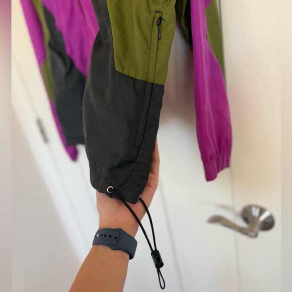 Vintage Nike Women's Electric Purple Green Black Windbreaker Pullover size Small - Picture 3 of 6